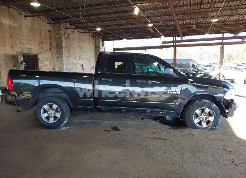 Photo 14 of 2018 Ram 1500 EXPRESS 4X4 6'4 BOX (VIN 1C6RR7FGXJS302502)