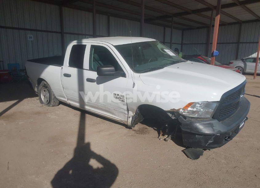 2019 Ram 1500 CLASSIC TRADESMAN 4X4 6'4 BOX (VIN 1C6RR7FGXKS635851) main photo