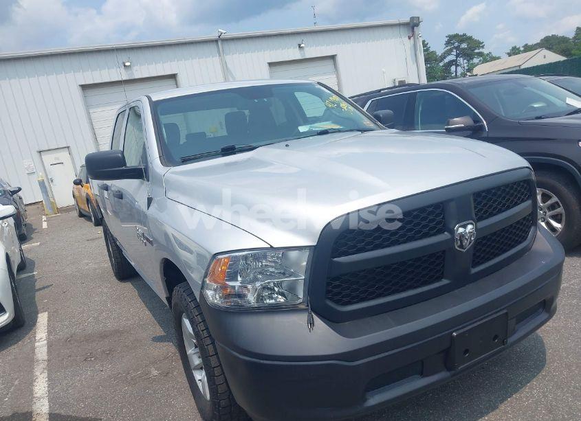 2018 Ram 1500 TRADESMAN 4X4 6'4 BOX (VIN 1C6RR7FM1JS238310) main photo