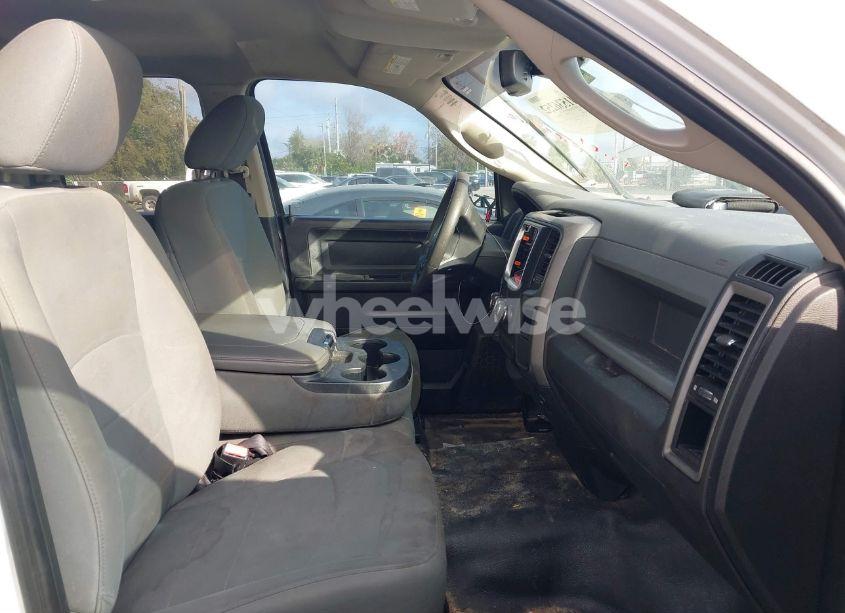 Photo 5 of 2018 Ram 1500 TRADESMAN 4X4 6'4 BOX (VIN 1C6RR7FM1JS268701)