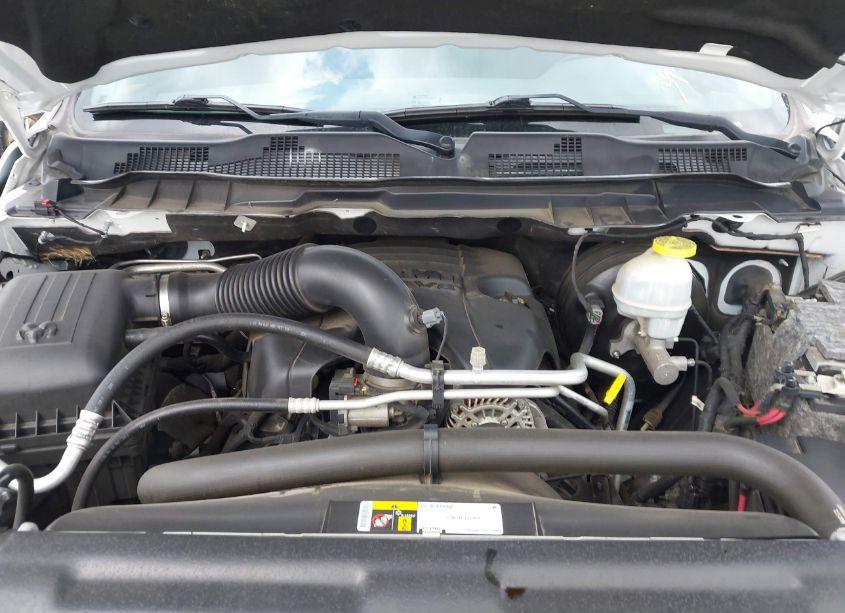 Photo 10 of 2018 Ram 1500 EXPRESS QUAD CAB 4X4 6'4 BOX (VIN 1C6RR7FT0JS176213)