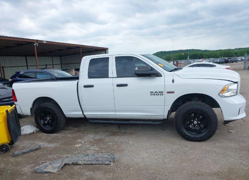 Photo 13 of 2018 Ram 1500 EXPRESS QUAD CAB 4X4 6'4 BOX (VIN 1C6RR7FT0JS176213)