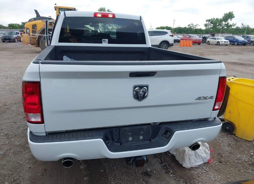 Photo 16 of 2018 Ram 1500 EXPRESS QUAD CAB 4X4 6'4 BOX (VIN 1C6RR7FT0JS176213)