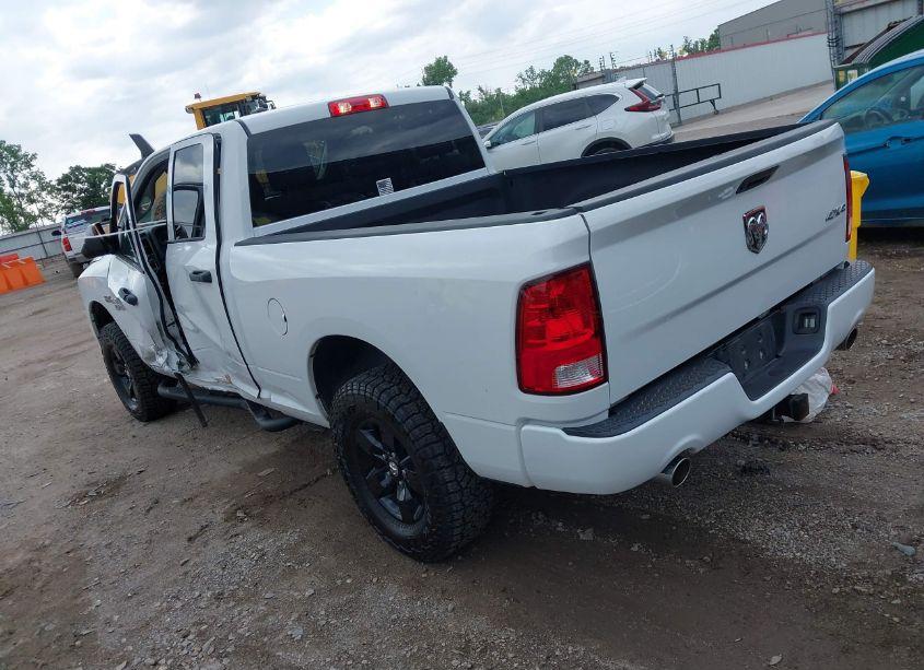 Photo 3 of 2018 Ram 1500 EXPRESS QUAD CAB 4X4 6'4 BOX (VIN 1C6RR7FT0JS176213)