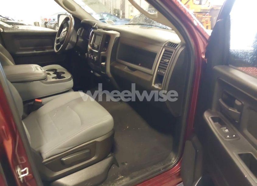 Photo 5 of 2019 Ram 1500 CLASSIC EXPRESS 4X4 6'4 BOX (VIN 1C6RR7FT0KS546772)