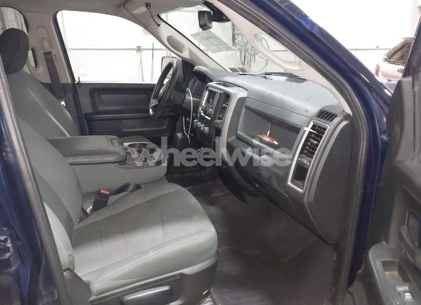 Photo 5 of 2018 Ram 1500 EXPRESS 4X4 6'4 BOX (VIN 1C6RR7FT2JS327990)