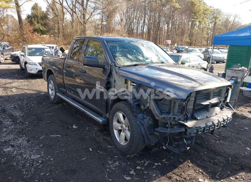 2015 Ram 1500 EXPRESS (VIN 1C6RR7FT3FS648413) main photo