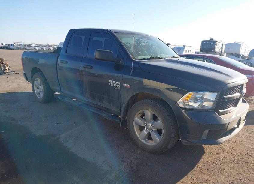 2019 Ram 1500 CLASSIC EXPRESS QUAD CAB 4X4 6'4 BOX (VIN 1C6RR7FT3KS531487) main photo
