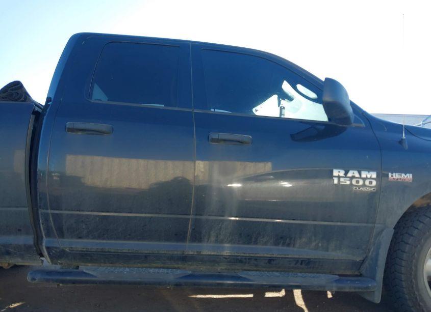 Photo 13 of 2019 Ram 1500 CLASSIC EXPRESS QUAD CAB 4X4 6'4 BOX (VIN 1C6RR7FT3KS531487)