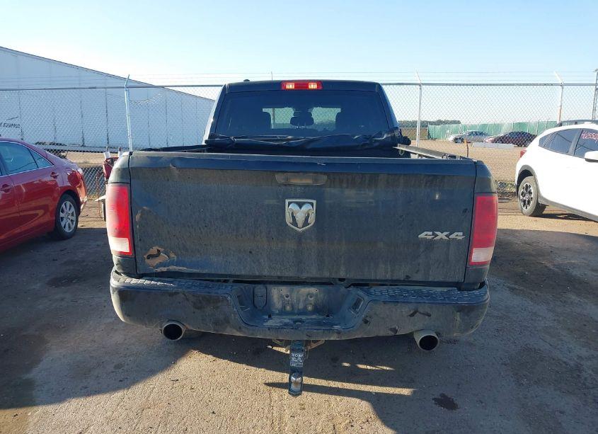 Photo 16 of 2019 Ram 1500 CLASSIC EXPRESS QUAD CAB 4X4 6'4 BOX (VIN 1C6RR7FT3KS531487)