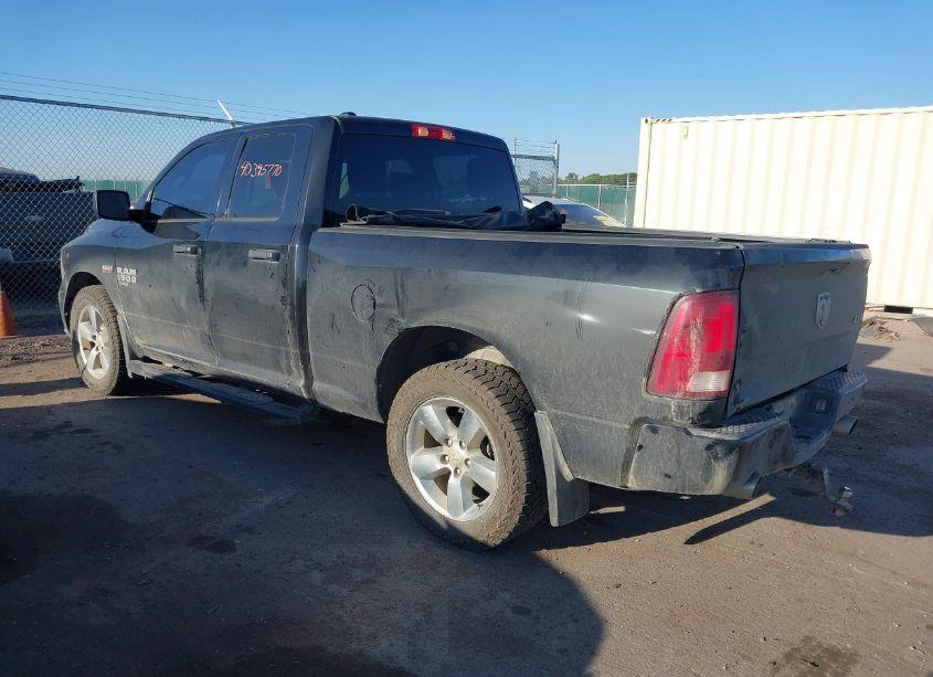 Photo 3 of 2019 Ram 1500 CLASSIC EXPRESS QUAD CAB 4X4 6'4 BOX (VIN 1C6RR7FT3KS531487)