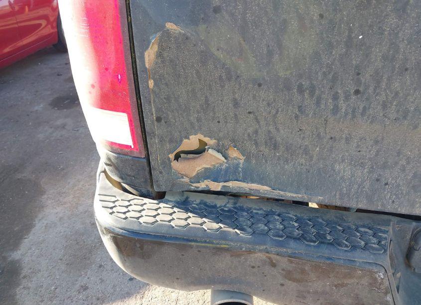 Photo 6 of 2019 Ram 1500 CLASSIC EXPRESS QUAD CAB 4X4 6'4 BOX (VIN 1C6RR7FT3KS531487)