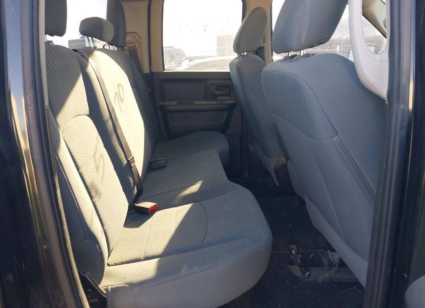 Photo 8 of 2019 Ram 1500 CLASSIC EXPRESS QUAD CAB 4X4 6'4 BOX (VIN 1C6RR7FT3KS531487)