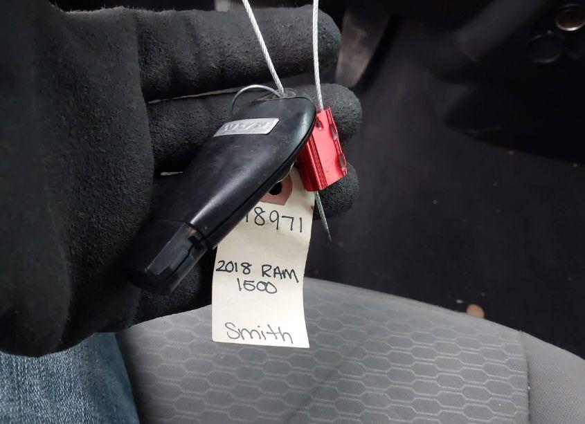 Photo 11 of 2018 Ram 1500 EXPRESS 4X4 6'4 BOX (VIN 1C6RR7FT4JS140850)