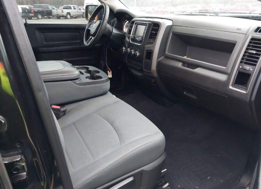 Photo 5 of 2018 Ram 1500 EXPRESS 4X4 6'4 BOX (VIN 1C6RR7FT4JS140850)