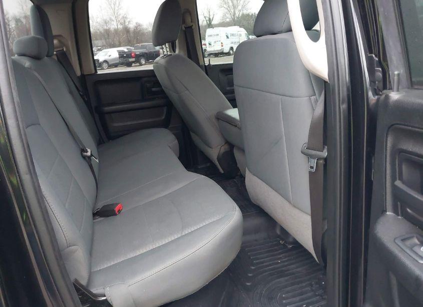 Photo 8 of 2018 Ram 1500 EXPRESS 4X4 6'4 BOX (VIN 1C6RR7FT4JS140850)