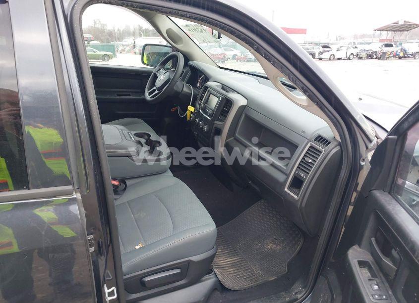 Photo 5 of 2018 Ram 1500 EXPRESS 4X4 6'4 BOX (VIN 1C6RR7FT4JS348324)