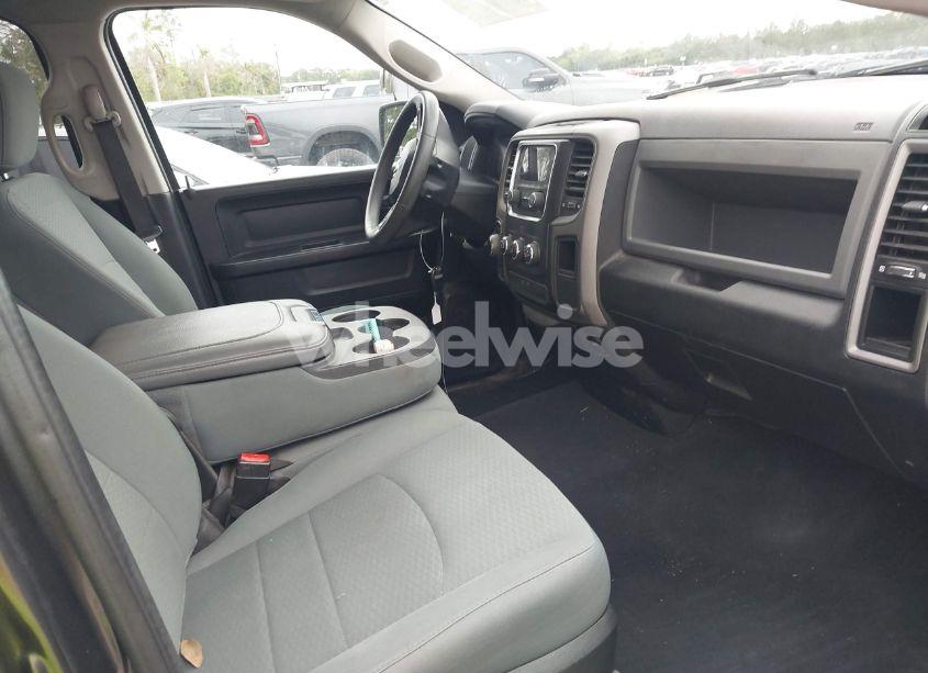 Photo 5 of 2019 Ram 1500 CLASSIC EXPRESS 4X4 6'4 BOX (VIN 1C6RR7FT4KS636345)