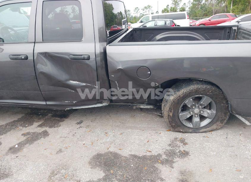 Photo 6 of 2019 Ram 1500 CLASSIC EXPRESS 4X4 6'4 BOX (VIN 1C6RR7FT4KS636345)