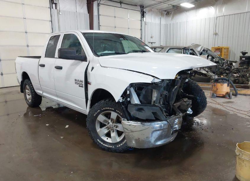2019 Ram 1500 CLASSIC TRADESMAN 4X4 6'4 BOX (VIN 1C6RR7FT4KS670298) main photo