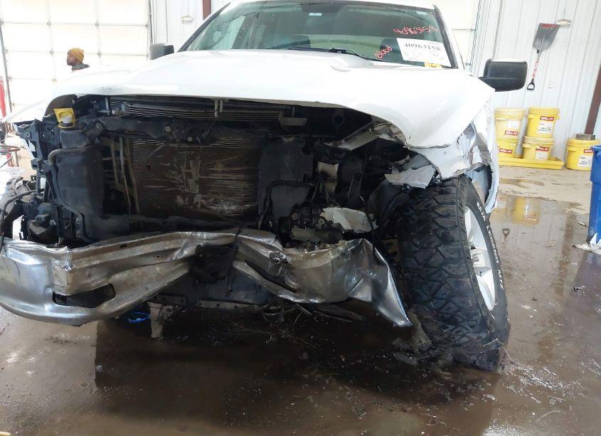 Photo 6 of 2019 Ram 1500 CLASSIC TRADESMAN 4X4 6'4 BOX (VIN 1C6RR7FT4KS670298)