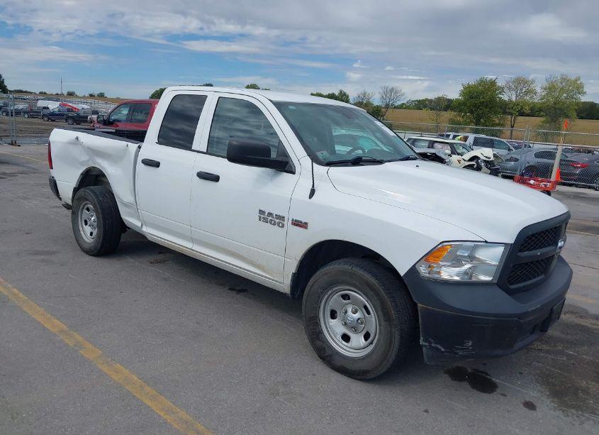 2017 Ram 1500 TRADESMAN QUAD CAB 4X4 6'4 BOX (VIN 1C6RR7FT5HS705309) main photo