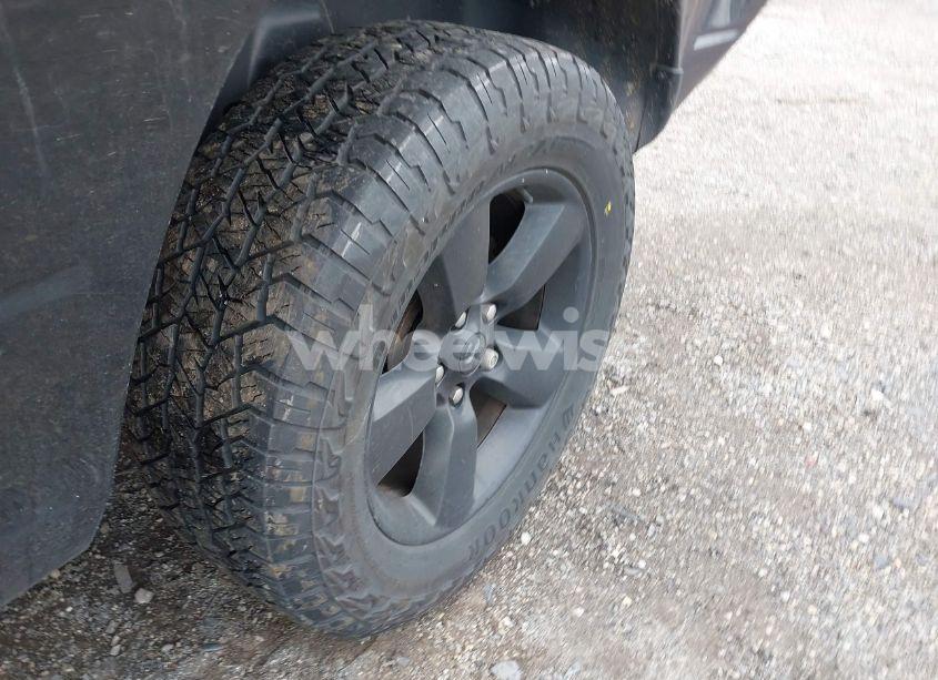 Photo 12 of 2018 Ram 1500 EXPRESS 4X4 6'4 BOX (VIN 1C6RR7FT5JS320998)