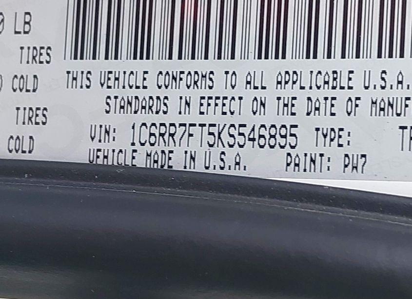 Photo 9 of 2019 Ram 1500 CLASSIC EXPRESS 4X4 6'4 BOX (VIN 1C6RR7FT5KS546895)