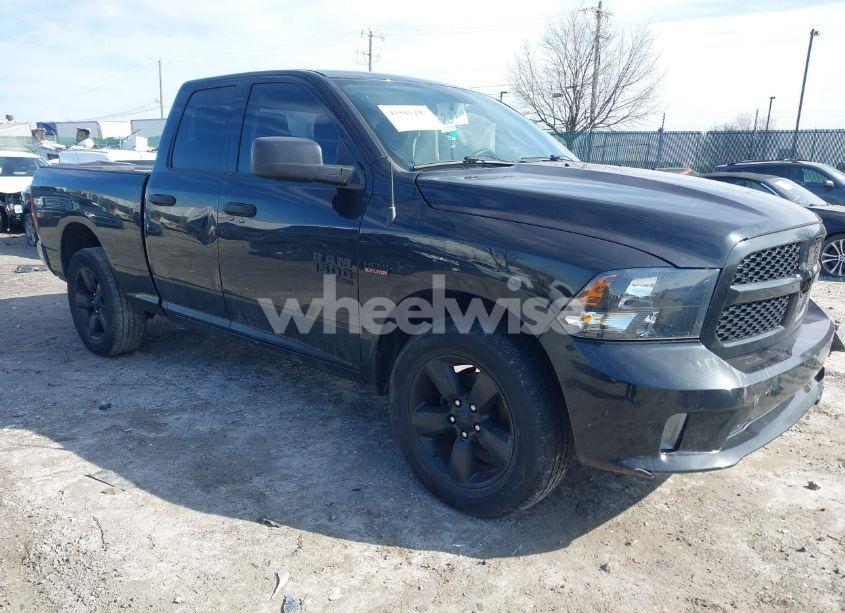 2019 Ram 1500 CLASSIC EXPRESS 4X4 6'4 BOX (VIN 1C6RR7FT5KS578097) main photo