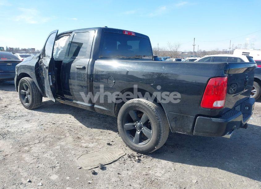 Photo 3 of 2019 Ram 1500 CLASSIC EXPRESS 4X4 6'4 BOX (VIN 1C6RR7FT5KS578097)