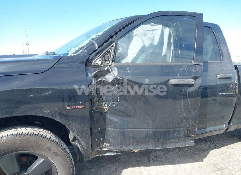 Photo 6 of 2019 Ram 1500 CLASSIC EXPRESS 4X4 6'4 BOX (VIN 1C6RR7FT5KS578097)