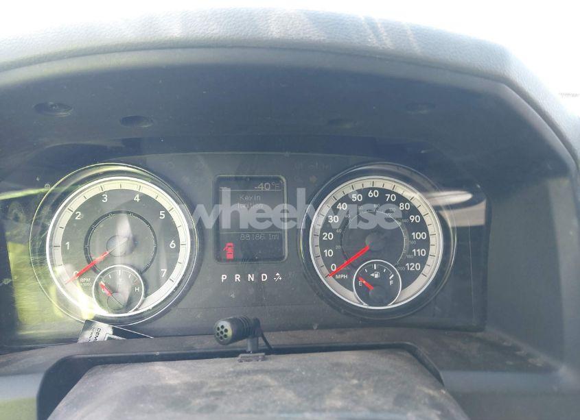 Photo 7 of 2019 Ram 1500 CLASSIC EXPRESS 4X4 6'4 BOX (VIN 1C6RR7FT5KS578097)