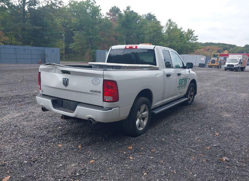 Photo 4 of 2016 Ram 1500 EXPRESS (VIN 1C6RR7FT6GS203746)