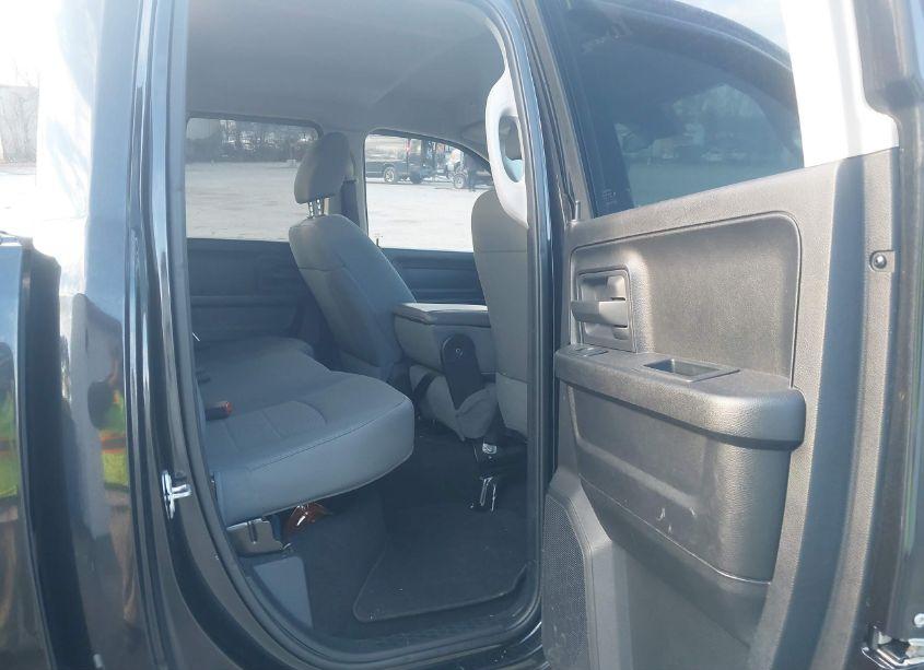 Photo 8 of 2017 Ram 1500 EXPRESS 4X4 6'4 BOX (VIN 1C6RR7FT6HS599730)