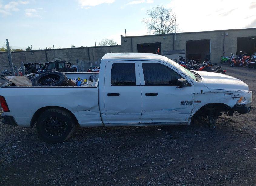 Photo 13 of 2017 Ram 1500 EXPRESS 4X4 6'4 BOX (VIN 1C6RR7FT6HS690030)