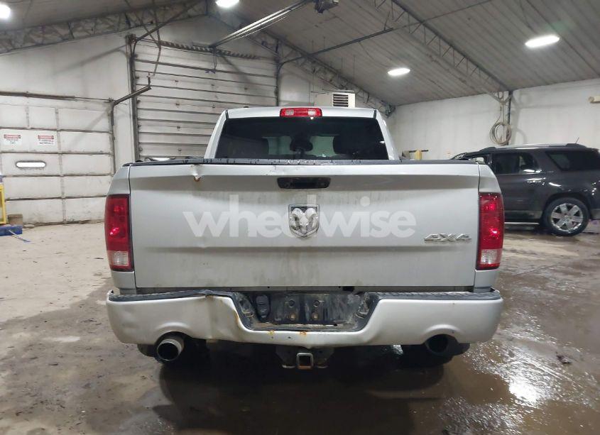 Photo 16 of 2018 Ram 1500 EXPRESS 4X4 6'4 BOX (VIN 1C6RR7FT6JS351418)