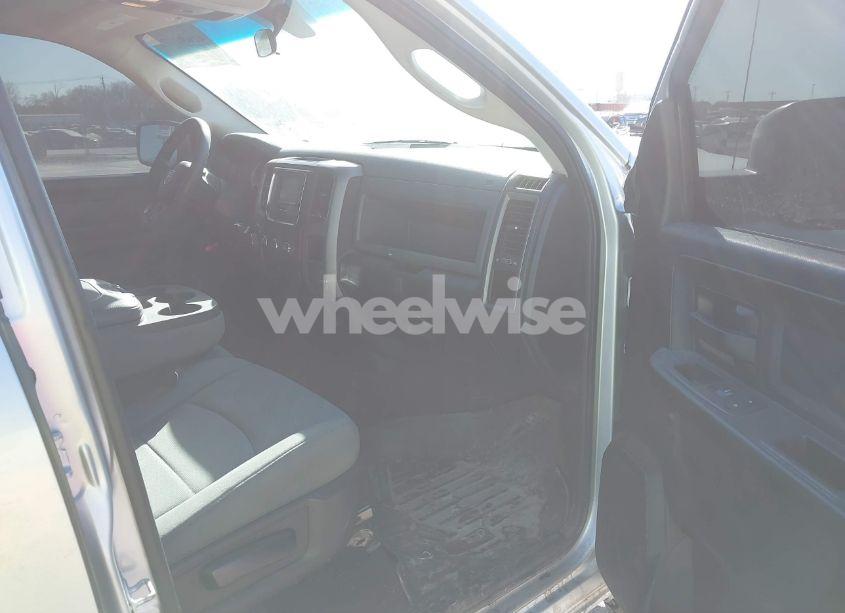 Photo 5 of 2017 Ram 1500 EXPRESS 4X4 6'4 BOX (VIN 1C6RR7FT7HS795742)