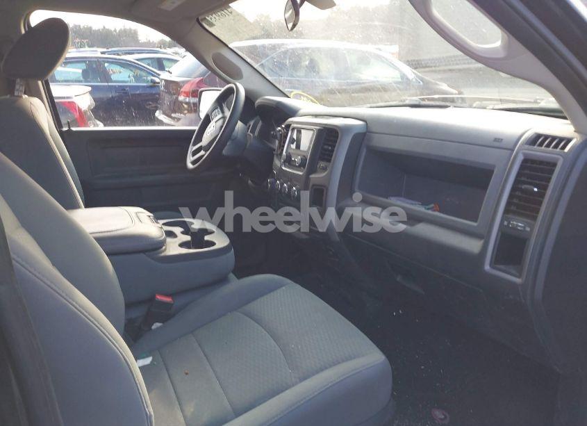 Photo 5 of 2017 Ram 1500 EXPRESS 4X4 6'4 BOX (VIN 1C6RR7FT7HS811616)