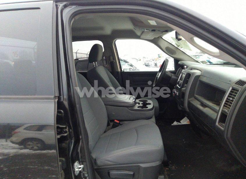 Photo 5 of 2017 Ram 1500 EXPRESS 4X4 6'4 BOX (VIN 1C6RR7FT7HS838282)