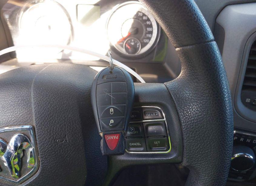 Photo 11 of 2018 Ram 1500 EXPRESS 4X4 6'4 BOX (VIN 1C6RR7FT7JS351122)