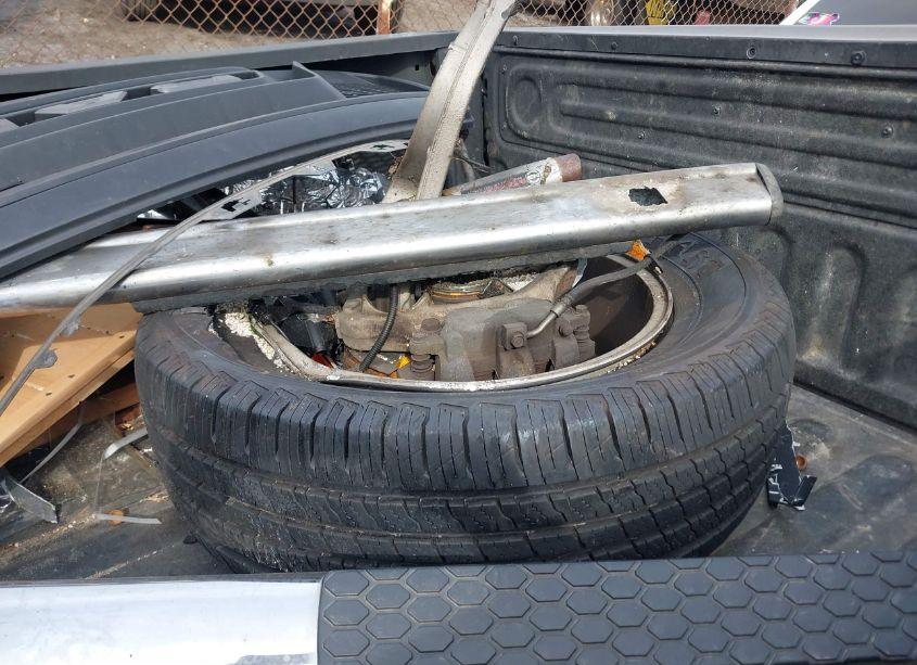 Photo 12 of 2019 Ram 1500 CLASSIC EXPRESS 4X4 6'4 BOX (VIN 1C6RR7FT7KS507936)