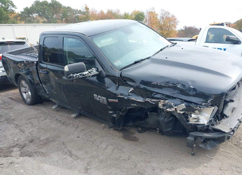 Photo 14 of 2019 Ram 1500 CLASSIC EXPRESS 4X4 6'4 BOX (VIN 1C6RR7FT7KS507936)