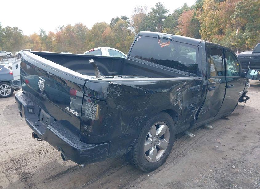 Photo 4 of 2019 Ram 1500 CLASSIC EXPRESS 4X4 6'4 BOX (VIN 1C6RR7FT7KS507936)