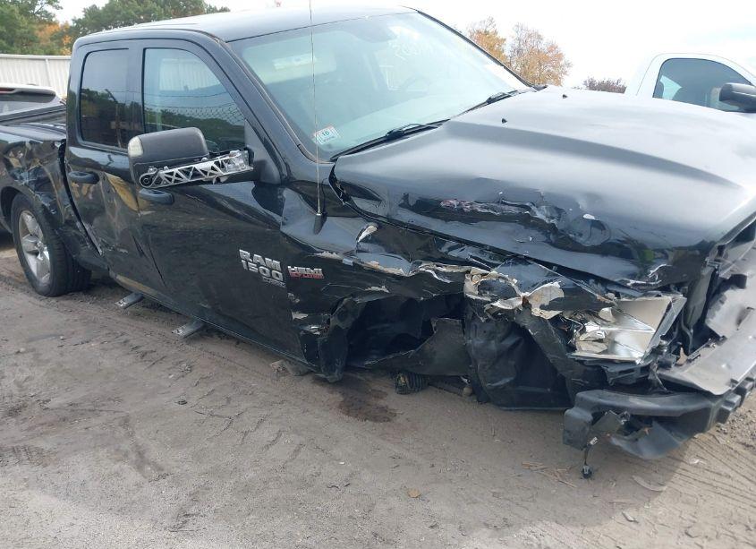 Photo 6 of 2019 Ram 1500 CLASSIC EXPRESS 4X4 6'4 BOX (VIN 1C6RR7FT7KS507936)