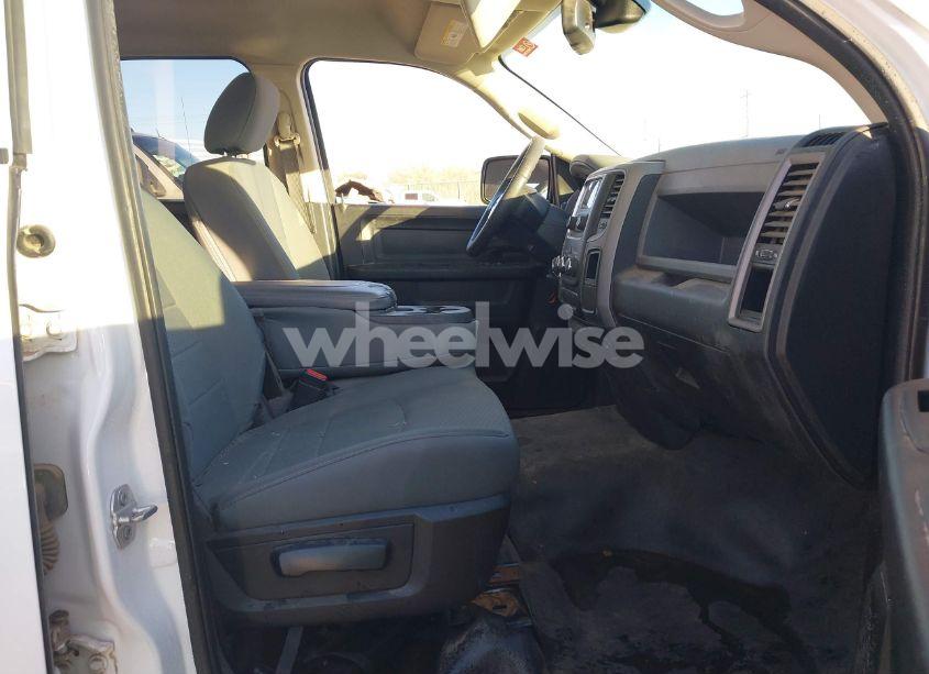 Photo 5 of 2018 Ram 1500 TRADESMAN 4X4 6'4 BOX (VIN 1C6RR7FT8JS153794)