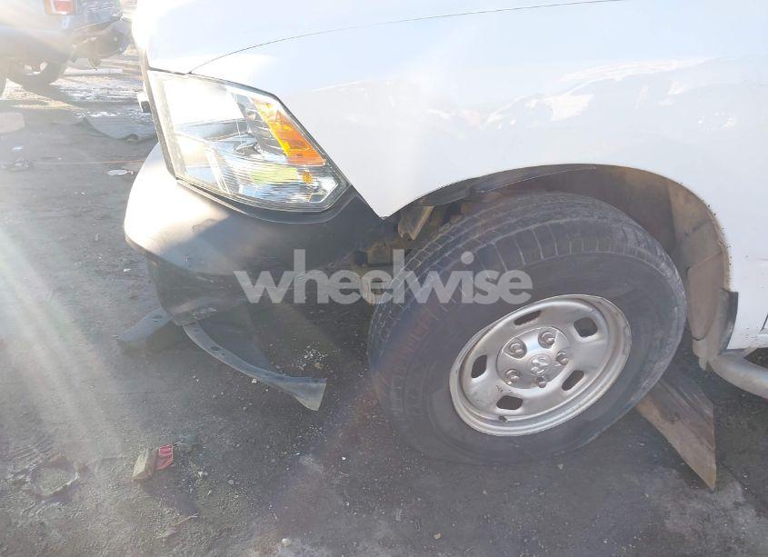 Photo 6 of 2018 Ram 1500 TRADESMAN 4X4 6'4 BOX (VIN 1C6RR7FT8JS153794)