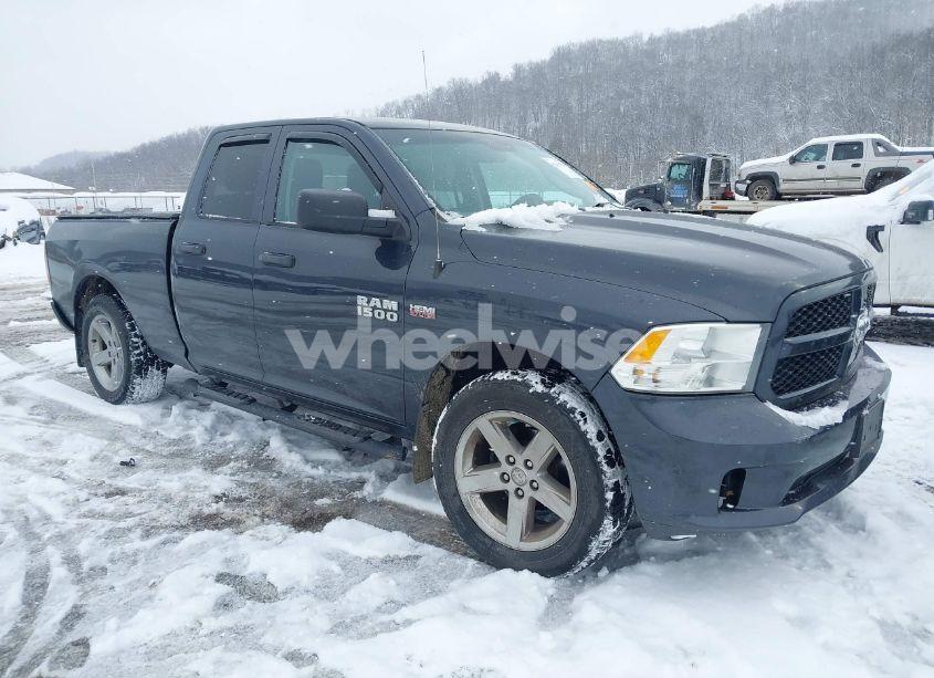 2018 Ram 1500 EXPRESS 4X4 6'4 BOX (VIN 1C6RR7FT8JS198377) main photo
