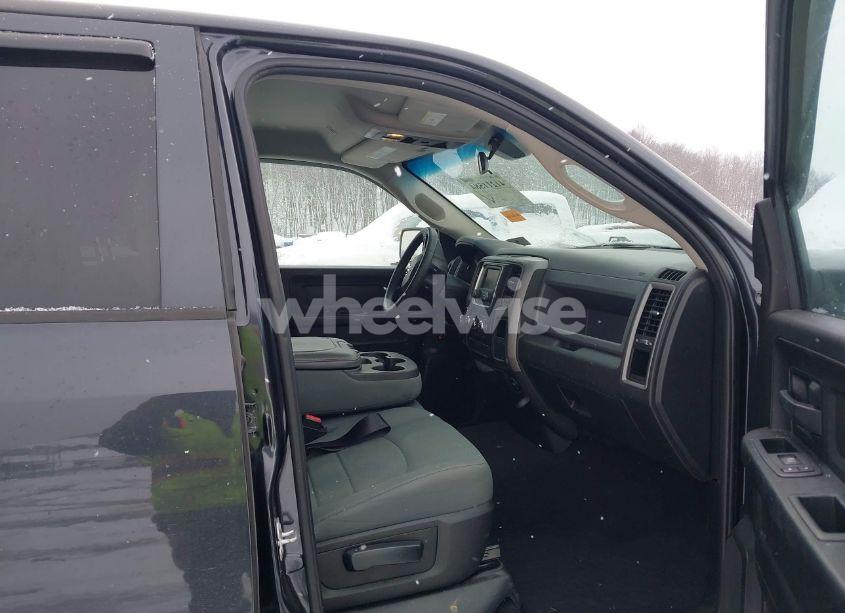 Photo 5 of 2018 Ram 1500 EXPRESS 4X4 6'4 BOX (VIN 1C6RR7FT8JS198377)