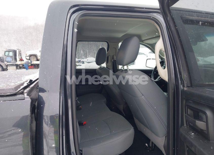 Photo 8 of 2018 Ram 1500 EXPRESS 4X4 6'4 BOX (VIN 1C6RR7FT8JS198377)