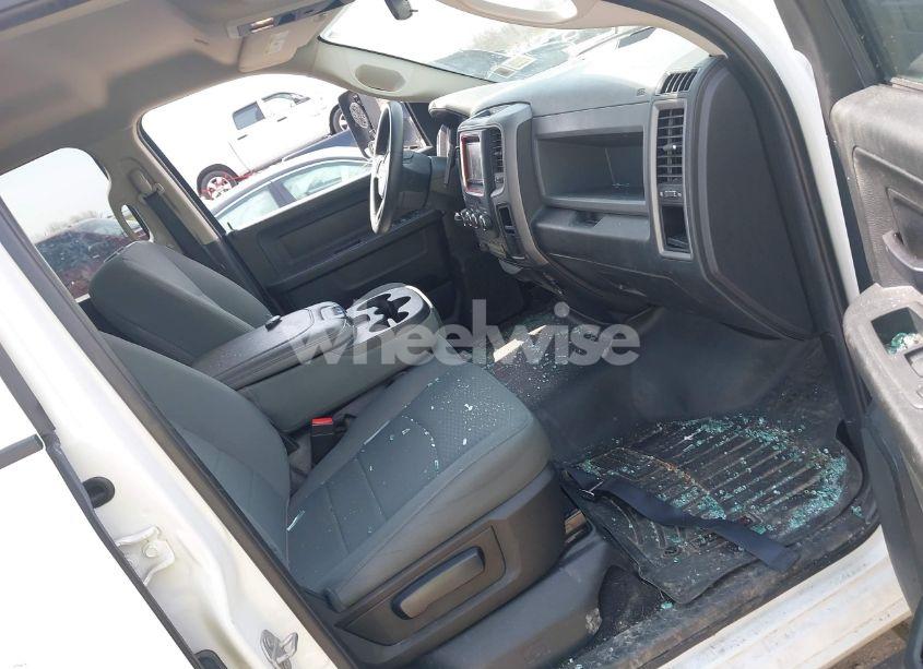 Photo 5 of 2018 Ram 1500 EXPRESS 4X4 6'4 BOX (VIN 1C6RR7FT8JS310353)